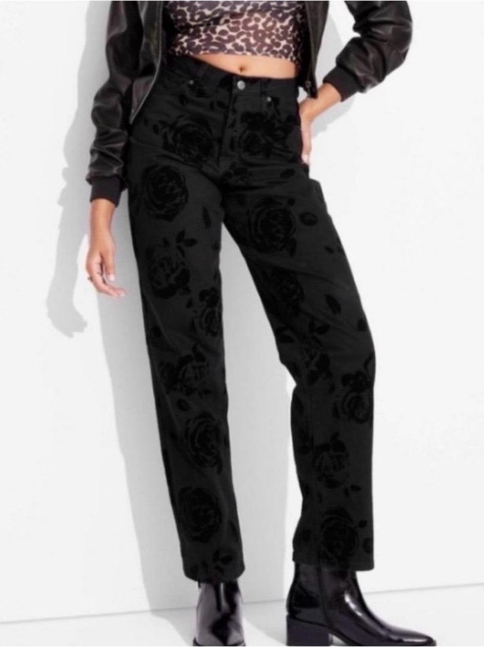 Wild Fable Black Rose Floral Velvet-Flocked High Rise Straight Jeans Size 4